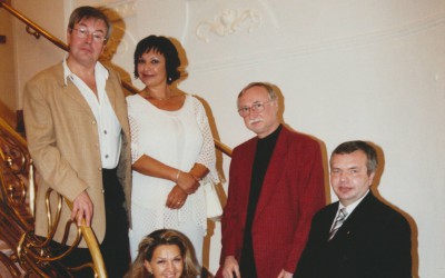 2003 Po moderování slavnostního koncertu k 50. výročí založení konzervatoře v Ostravě s dirigentem P. Altrichterem, violoncellistou M. Petrášem, sopranistkou M. Pillárovou a tajemníkem J. Zapalačem